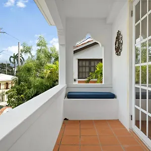 breezy-beach-apt-steps-to-the-sand-full-ac-too.sanjuanpuertorico-hotels.com/